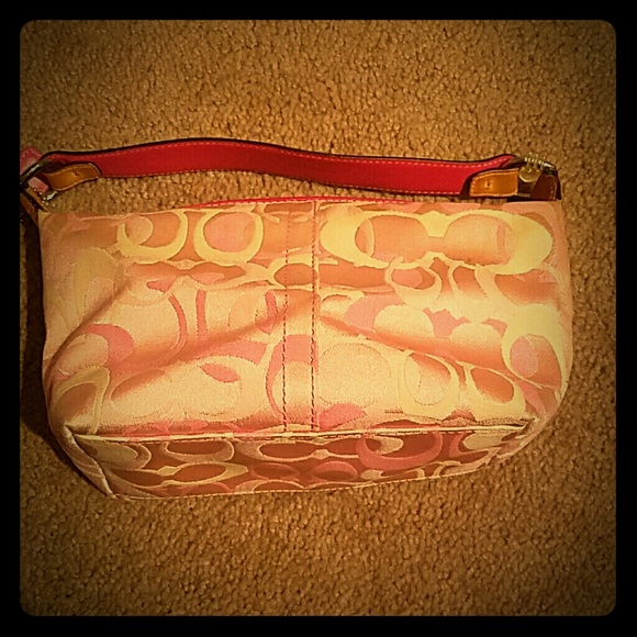 Light pink coach bag