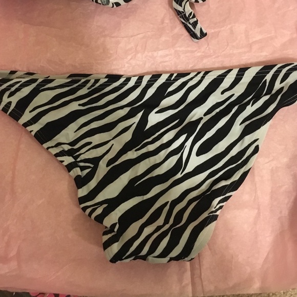 Victoria's Secret zebra Bikini - Picture 4 of 4