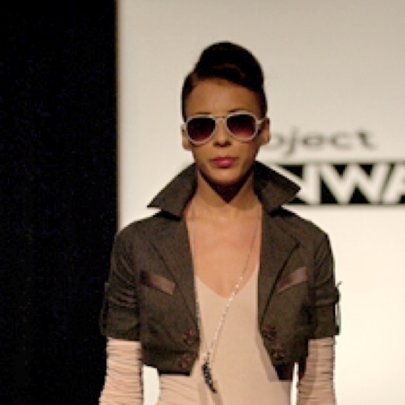 INC International Concepts Jackets & Coats - Project Runway COLLECTABLE Gray Cropped Blazer INC International Concepts Jackets & Coats - Project Runway COLLECTABLE Gray Cropped Blazer