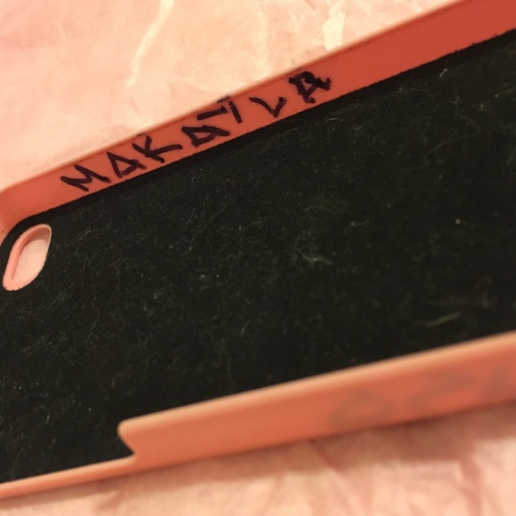 Victoria's Secret Angel iPhone 4 Phone case - Picture 3 of 3