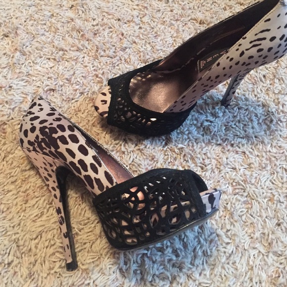 Heels - Picture 2 of 3