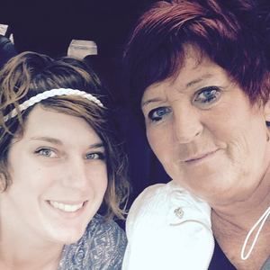 Meet your Posher, Demi