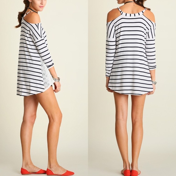 Cold Shoulder Top with Lace Details - Picture 3 of 4