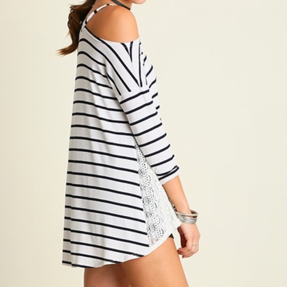 Cold Shoulder Top with Lace Details - Picture 4 of 4