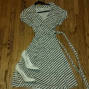 Banana Republic Wrap dress - size M