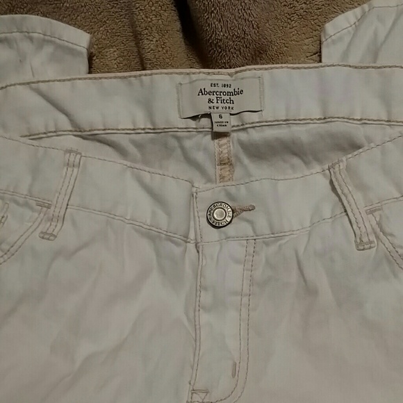 A&F white capri - Picture 3 of 3