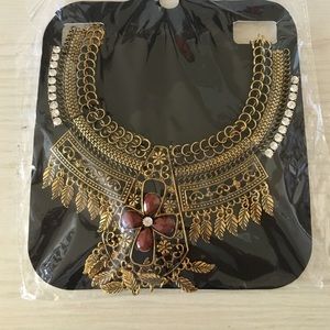 Statement necklace