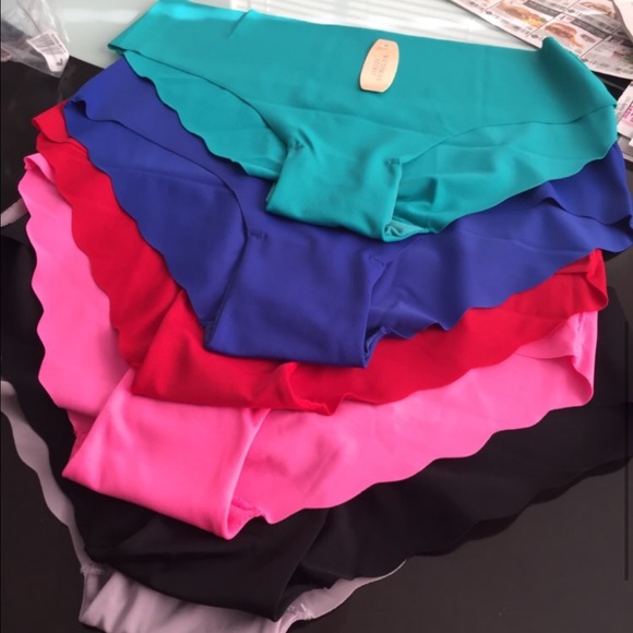 6 Pairs of VS seamless underwear