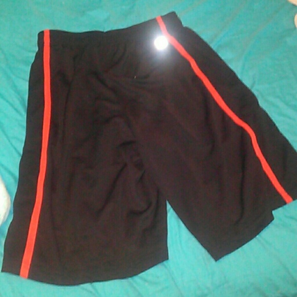 Basketball shorts - Picture 1 of 2