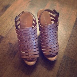 Cute Tan wedges