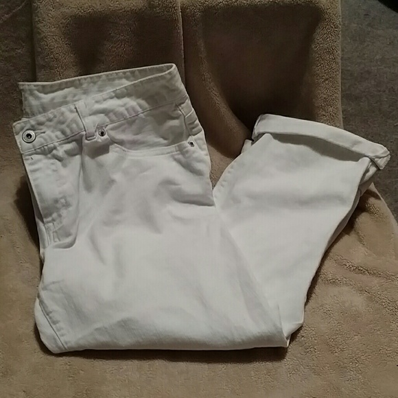 White Aero Crops