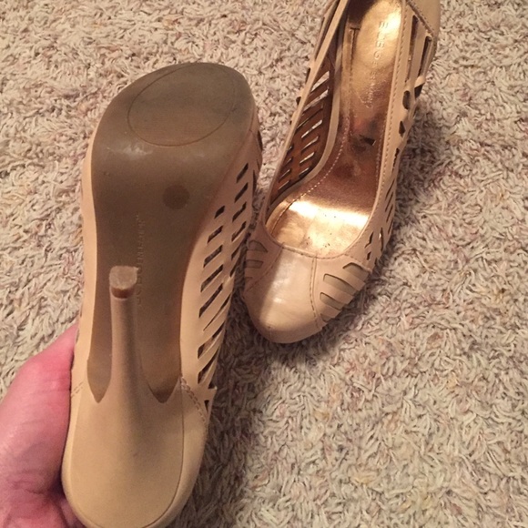 Heels - Picture 2 of 2