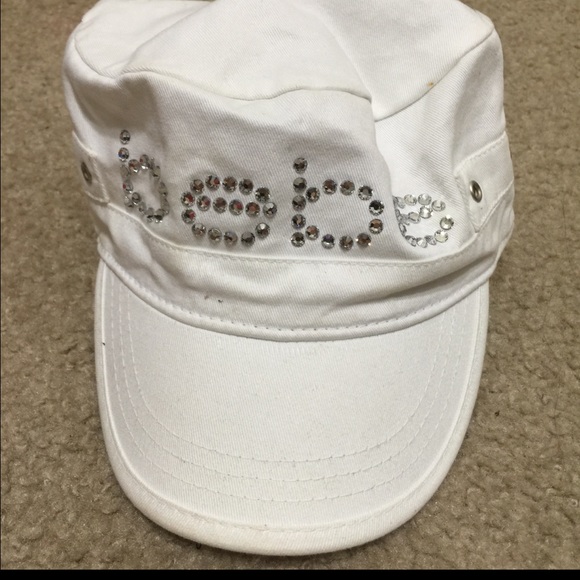 Bebe hat snapback