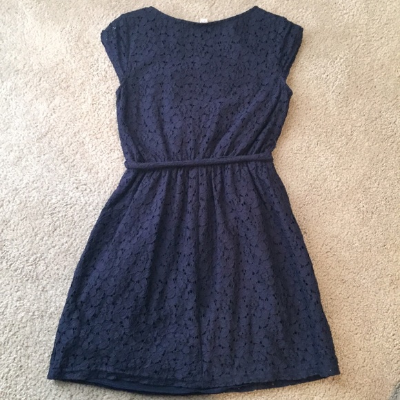 🚫SOLD IN BUNDLE!🚫 Dark navy all-over-lace dress - Picture 4 of 4
