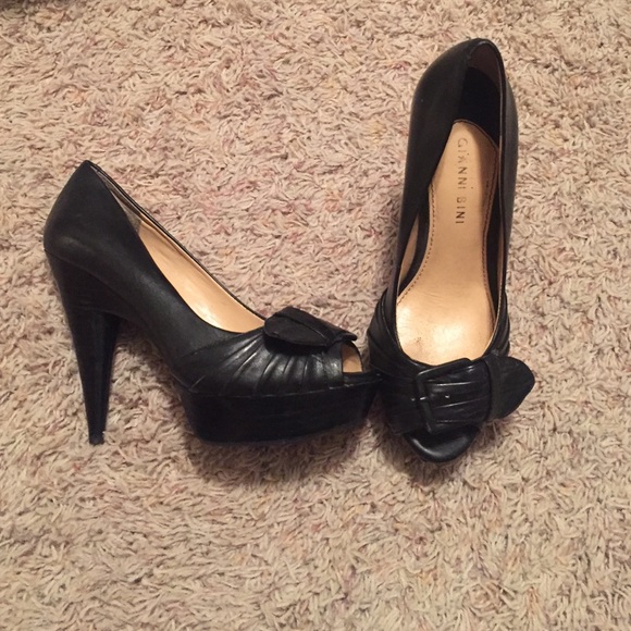 Heels - Picture 2 of 3