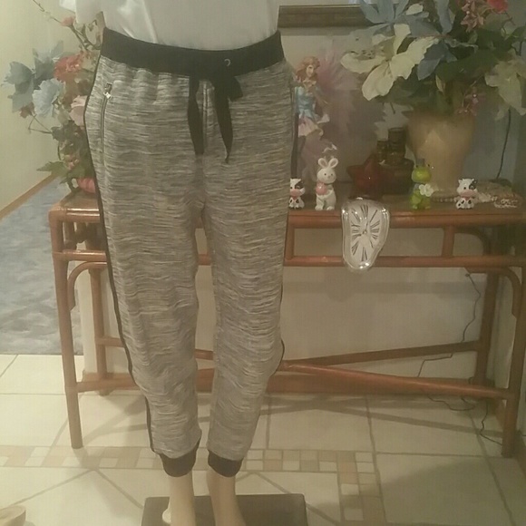 Pants - Grey n black leggings