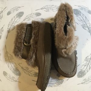 Tan snow boots- Bass Durango's