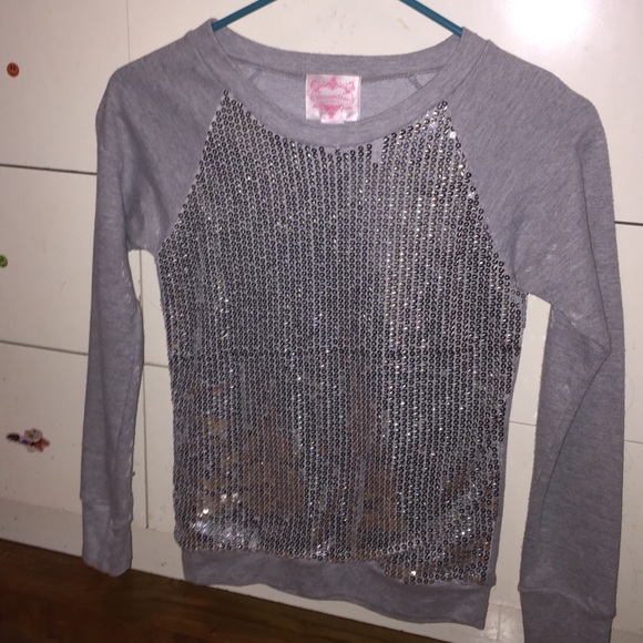 long sleeved gray sequined top
