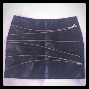 Diva Boutique Black Vegan Leather Mini Zip Skirt