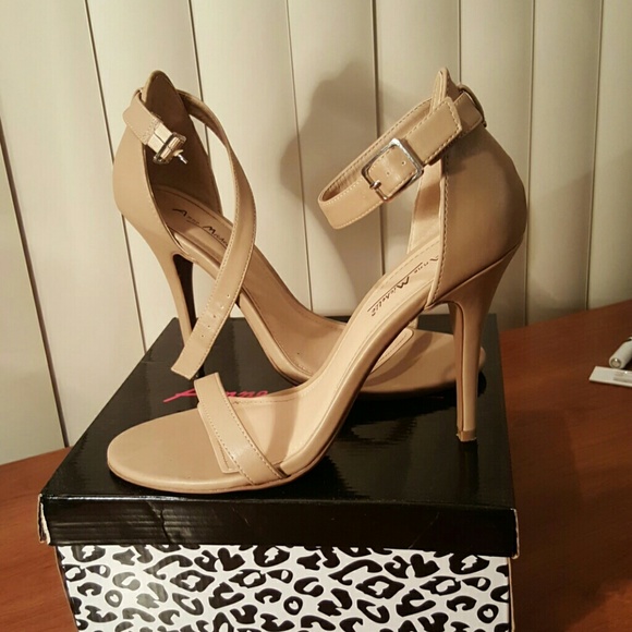 Nude single sole ankle straps