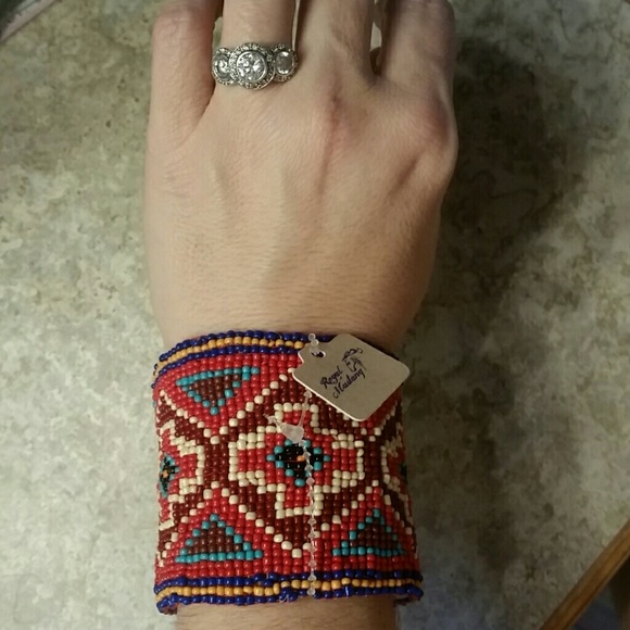 AZTEC SOUTHWEST BEADED FESTIVAL CUFF NWT - Picture 4 of 4
