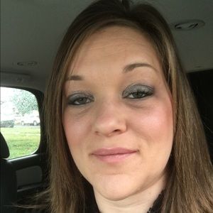 Meet your Posher, Desiree
