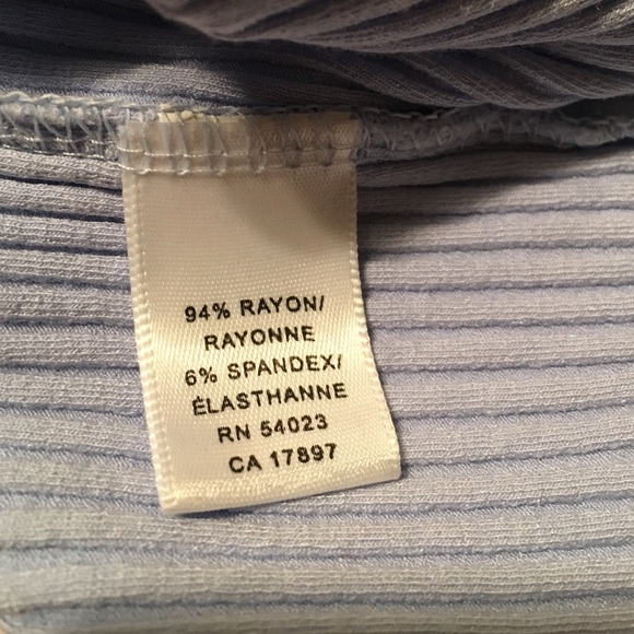 V-Neck Ribbed Super Stretchy Dress Shirt - Picture 3 of 3