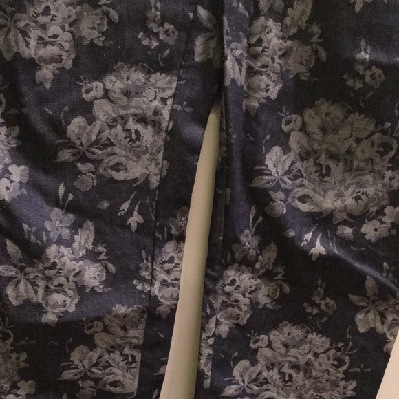 Gap Flower Print Crop - Picture 2 of 3