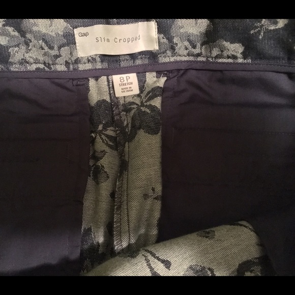 Gap Flower Print Crop - Picture 3 of 3