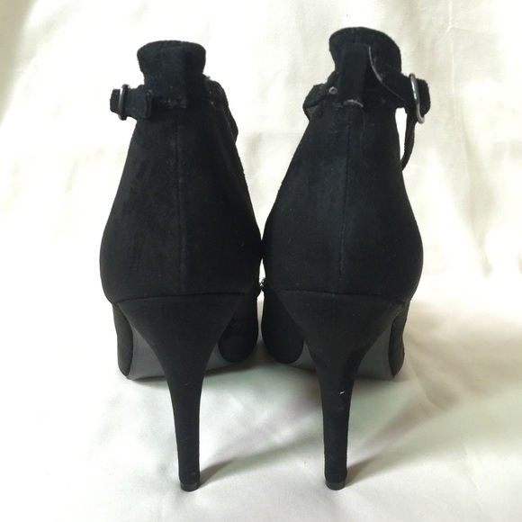 ❌SOLD❌black suede heals with beaded bow size 8.5 - Picture 3 of 4