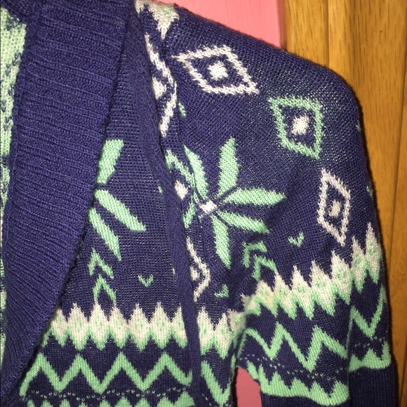Sweater - Picture 3 of 3