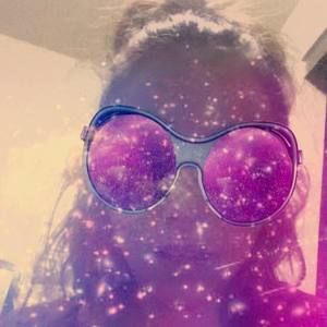 Meet your Posher, Vanessa