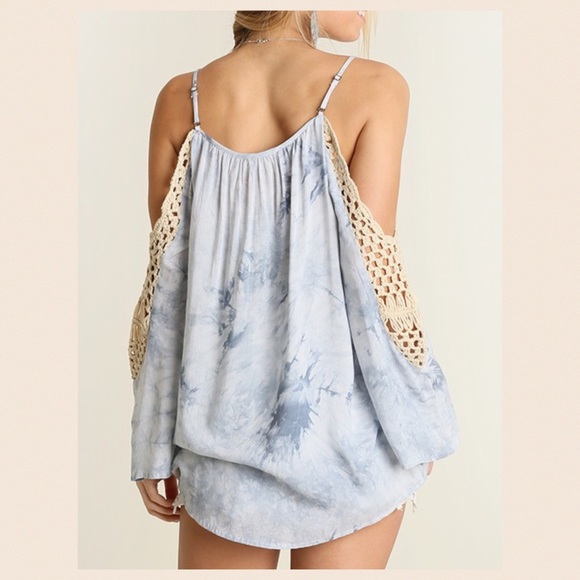 Price Cold Shoulder Top - Picture 4 of 4