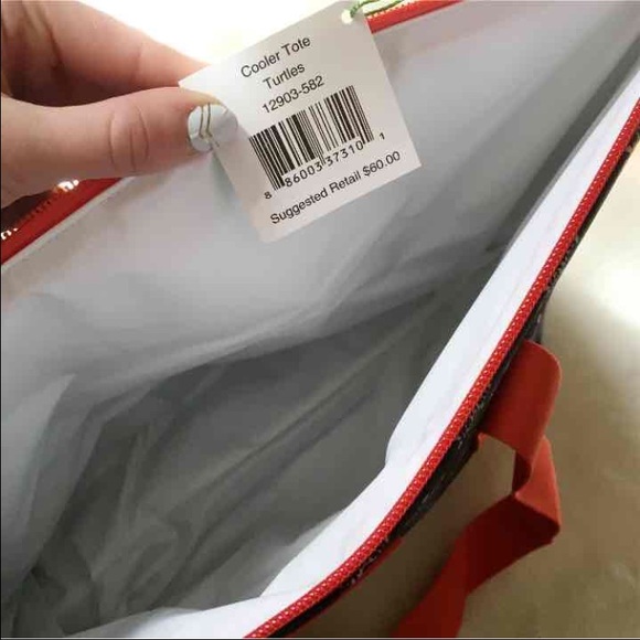 Vera Bradley Bags - NWT Turtles Cooler Tote Vera Bradley Bags - NWT Turtles Cooler Tote