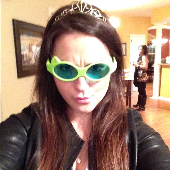 Meet your Posher, Jessica - Picture 1 of 1