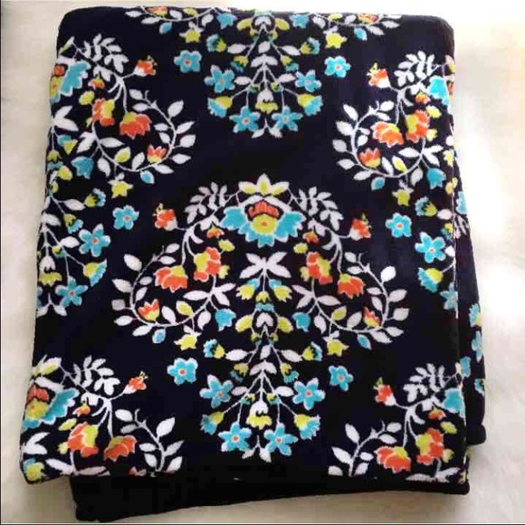 Vera Bradley Accessories - NWOT Chandelier Floral Fleece Throw Blanket Vera Bradley Accessories - NWOT Chandelier Floral Fleece Throw Blanket
