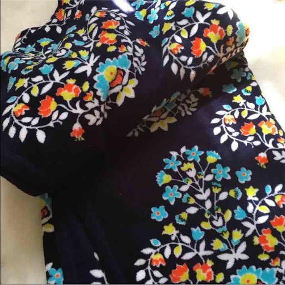 Vera Bradley Accessories - NWOT Chandelier Floral Fleece Throw Blanket Vera Bradley Accessories - NWOT Chandelier Floral Fleece Throw Blanket