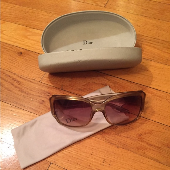 Authentic Christian Dior sunglasses. - Picture 2 of 3