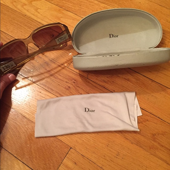 Authentic Christian Dior sunglasses. - Picture 3 of 3