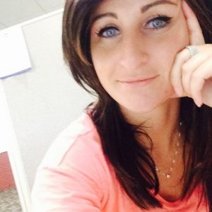 Meet your Posher, Maura