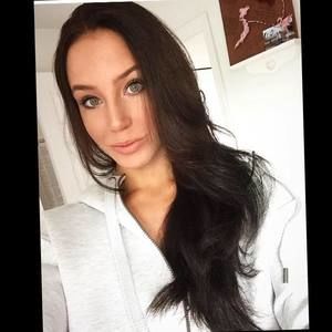 Meet your Posher, Carly