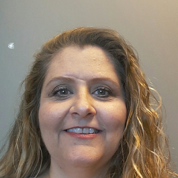 Meet your Posher, Deanna - Picture 3 of 3