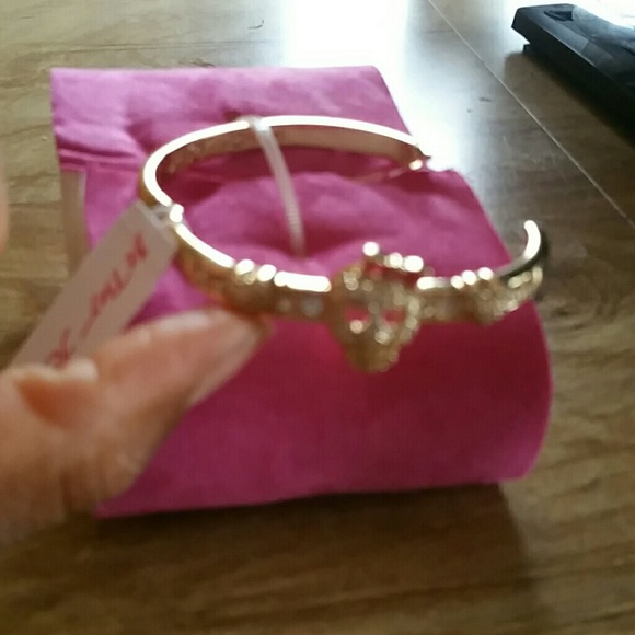 Betsy Johnson - Picture 3 of 3