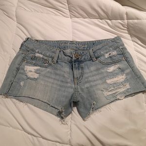 American Eagle destroyed Jean shorts size 4
