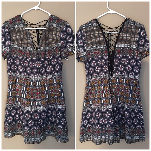 Lace up back boho romper - Picture 3 of 4