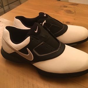 Men's Nike golf shoes new