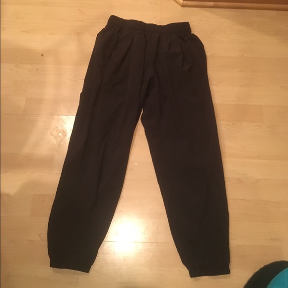Lululemon Rollin with my Omies size 4