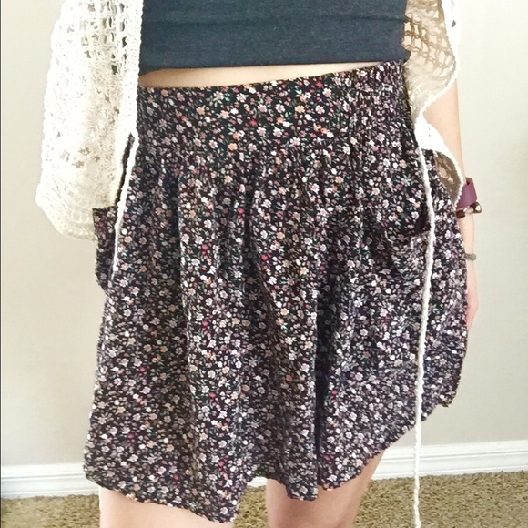 Floral Printed Mini Skirt - Picture 3 of 4