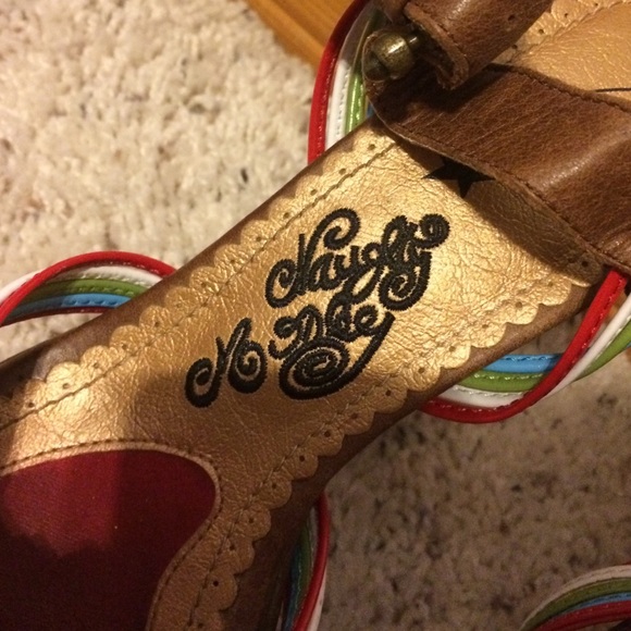 Naughty Monkey heels size 7 - Picture 3 of 4