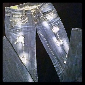 Destroyed jeans